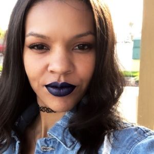 Meet your Posher, Alexis